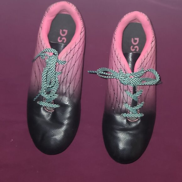 Girls DSG Ocala 2.0 Soccer Cleats Size 3 - Picture 2 of 8